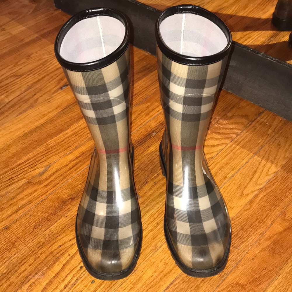 💰SOLD ON EBAY💰Burberry Rain Boots